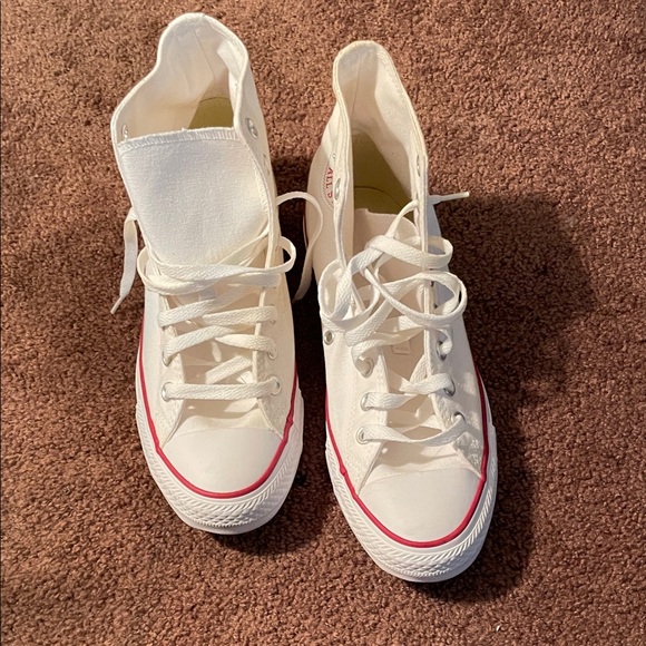 Stylish White High-Top Women's Sneakers - Picture 3 of 6